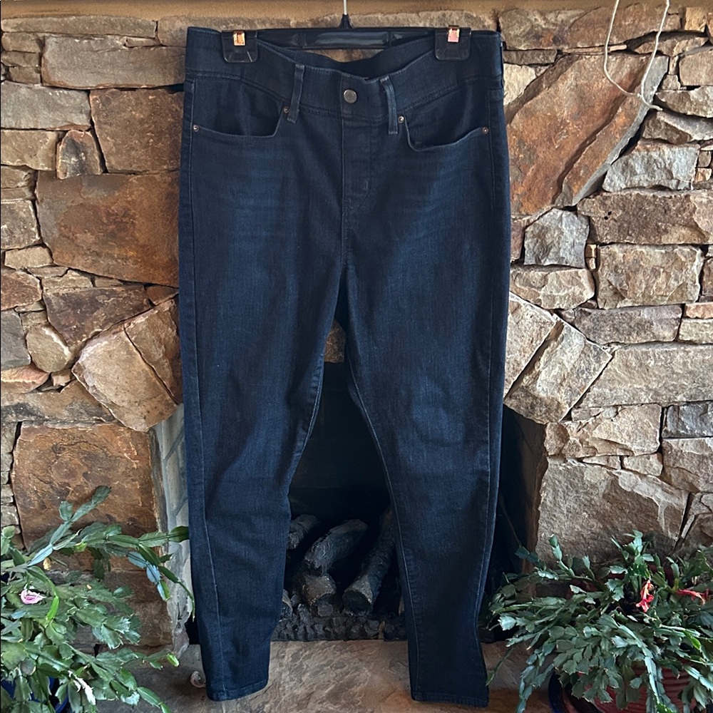 Levi Strauss Signature Shaping Perfect Pull On Skinny Jeans Women’s Size 12